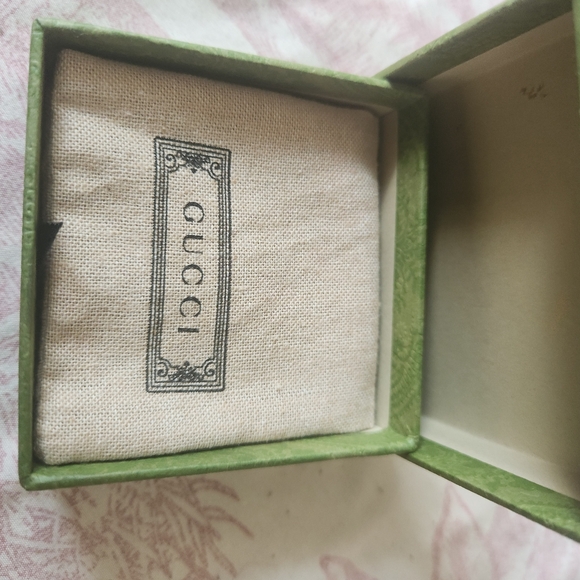 Rare highly sought after Gucci spine studed Ring - Picture 3 of 7